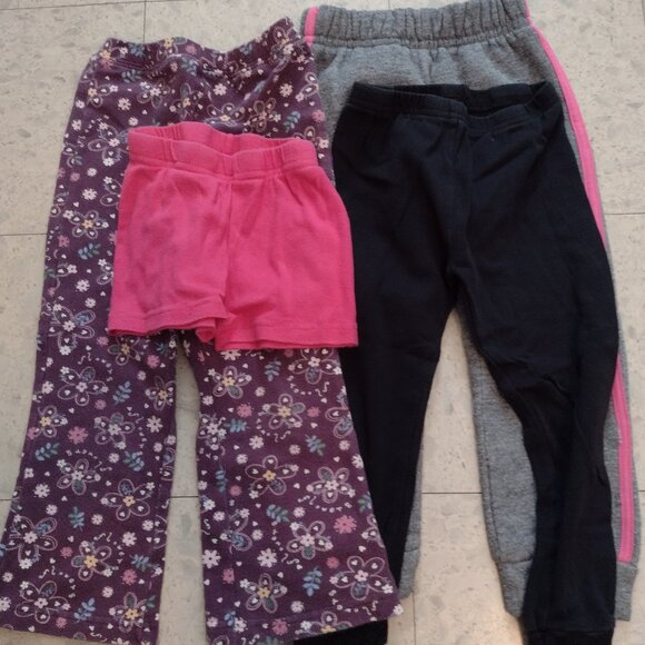 Three pairs of long pants and one pair of pretty pink shorts, size 2T and 3T - Picture 13 of 13